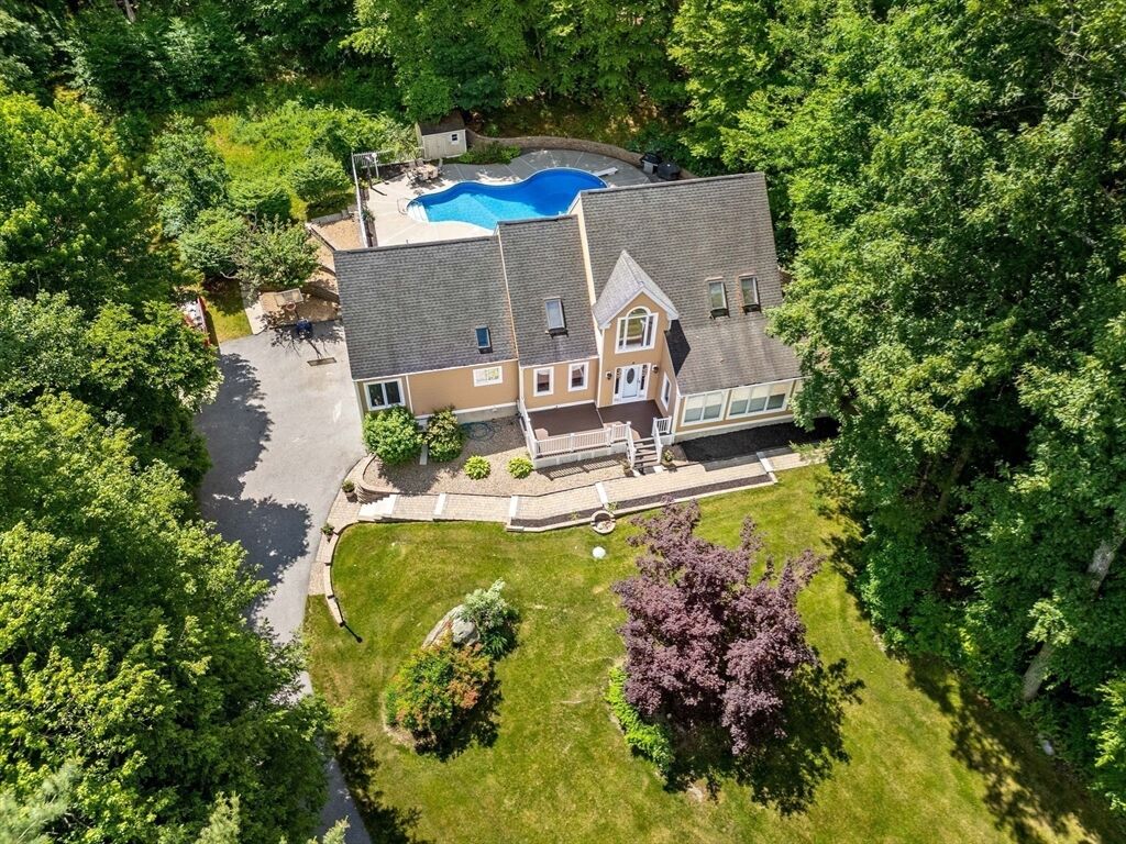 Property Photo:  9 Abby Road  MA 01886 