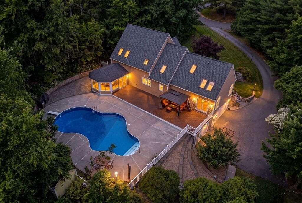 Property Photo:  9 Abby Road  MA 01886 