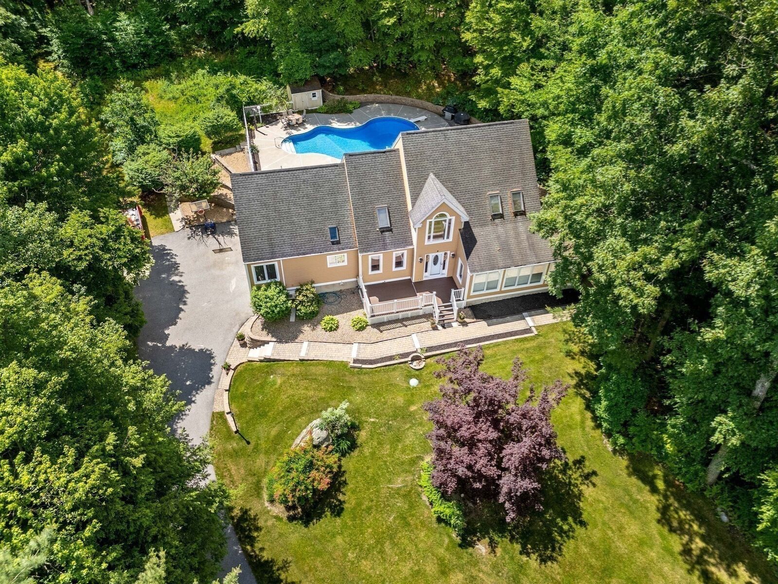 Property Photo: 9 Abby Road MA 01886