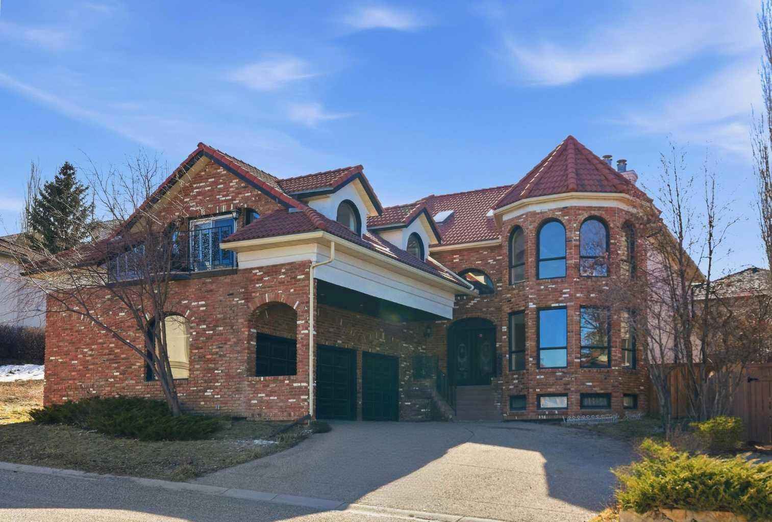 Property Photo: 91 Patterson Crescent SW AB T3J 2B9
