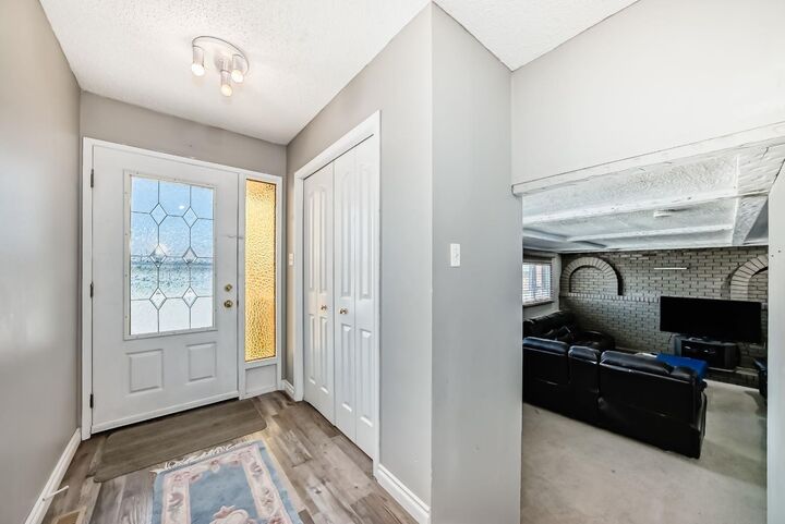 Property Photo: 28 Rundlelawn Place NE AB T1Y 3P5
