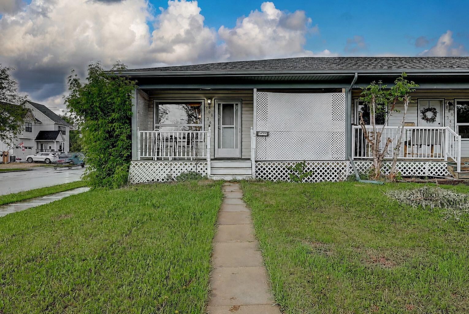 Property Photo: 10036 107 Avenue AB T8V 1L7
