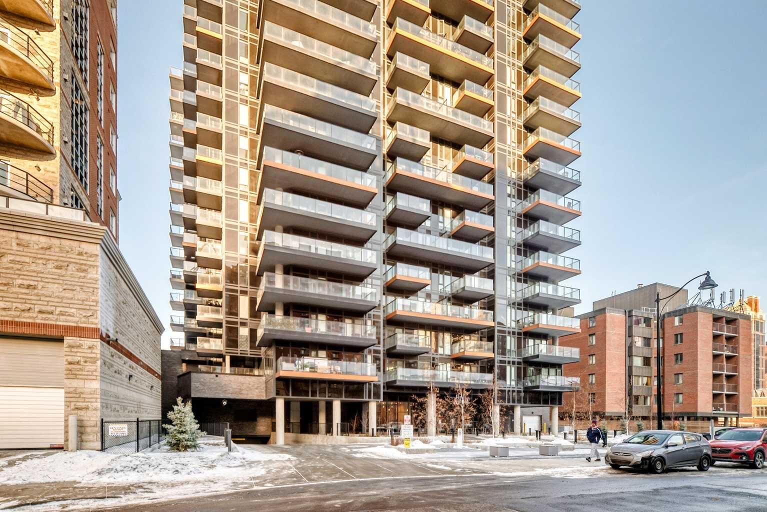 Property Photo: 730 2 Avenue SW 1012 AB T2P 1R8