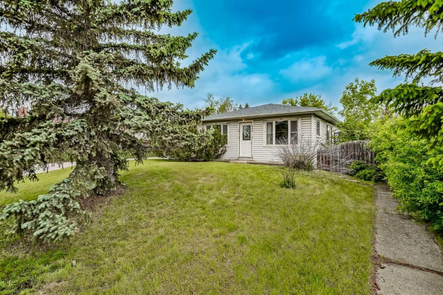 Property Photo:  504 1 Avenue NE  AB T4B 1R1 