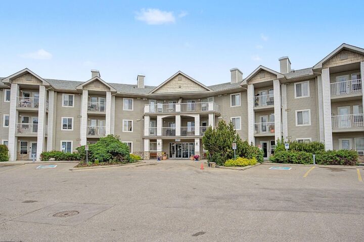 Property Photo:  6818 Pinecliff Grove NE 3129  AB T1Y 7L2 