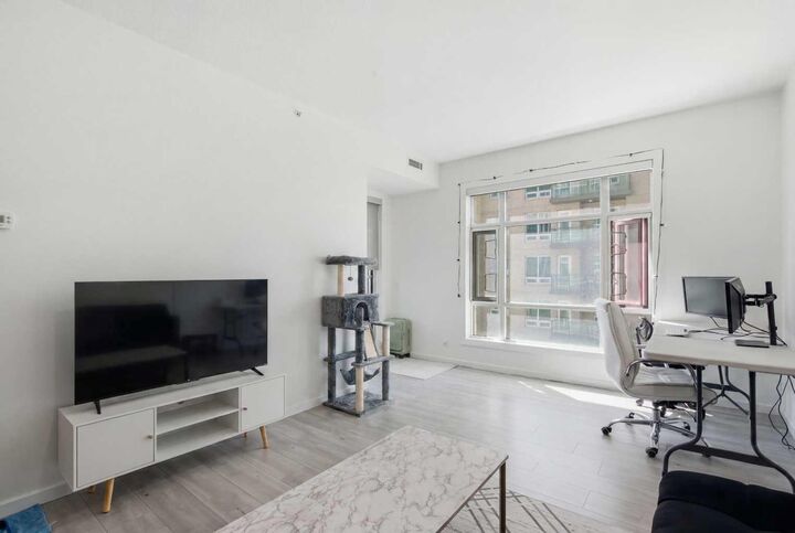 1410 1 Street SE 707 — photo 1