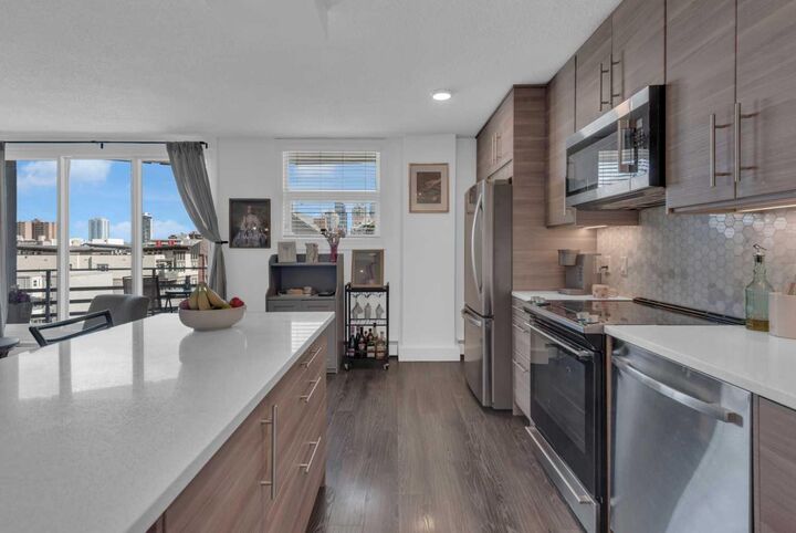 Property Photo: 1027 Cameron Avenue SW 510 AB T2T 0K3