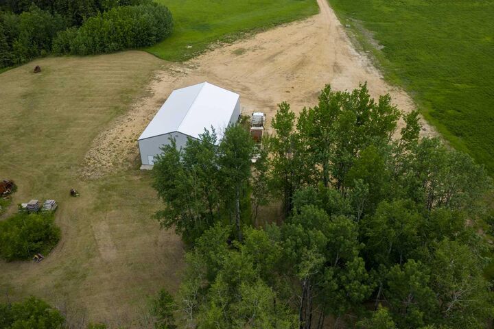 Property Photo: 671059 Highway 813 AB T9S 2A5