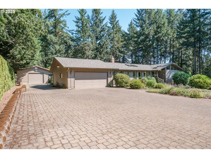 Property Photo:  2941 Inland Dr  OR 97302 
