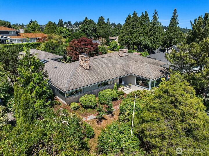 Property Photo:  5757  64th Avenue NE  WA 98105 