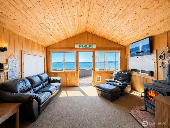 Property Photo:  2  S Pilchuck Ave  WA 98206 