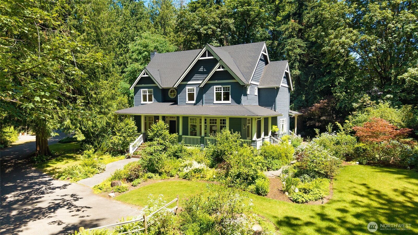 Property Photo:  1406  218th Avenue NE  WA 98074 