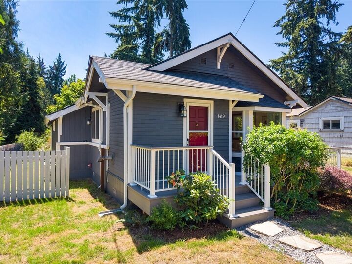 Property Photo:  1419 S 129th Street  WA 98168 