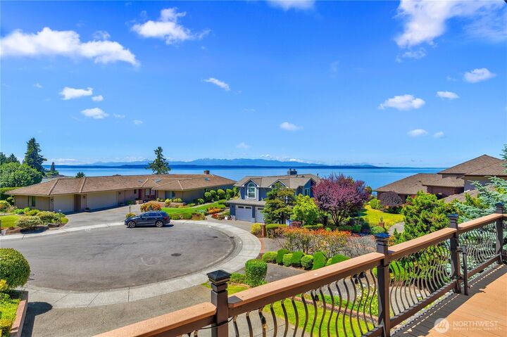 Property Photo:  7723  168th Place SW  WA 98026 