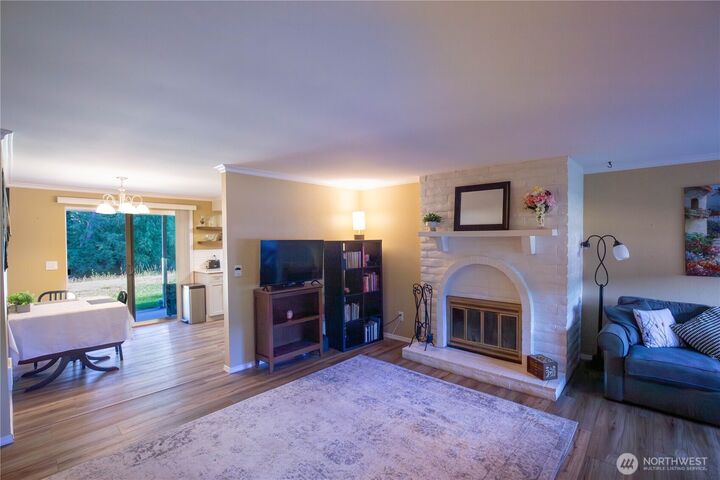Property Photo: 1539 22nd Street NE 1539 WA 98002