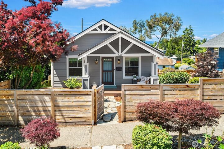 Property Photo: 5007 46th Avenue SW WA 98136