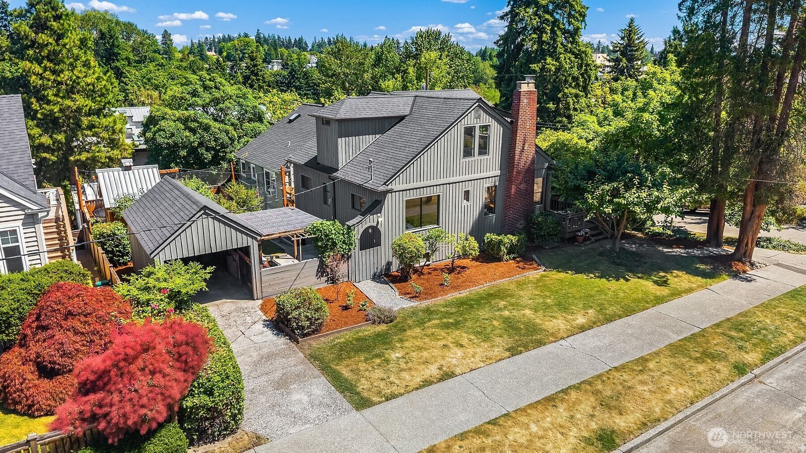 Property Photo: 3802 NE 52nd Street WA 98105