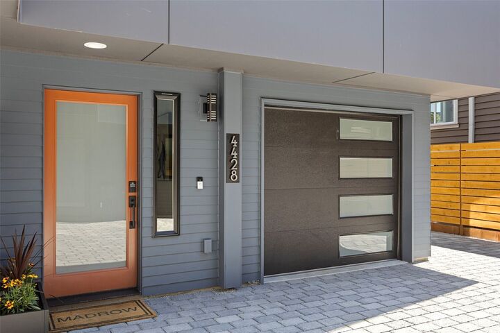 Property Photo: 4428 Dayton Avenue N WA 98103
