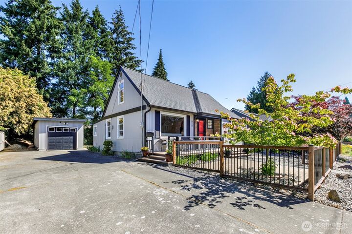 Property Photo:  618  138th Street SW  WA 98166 