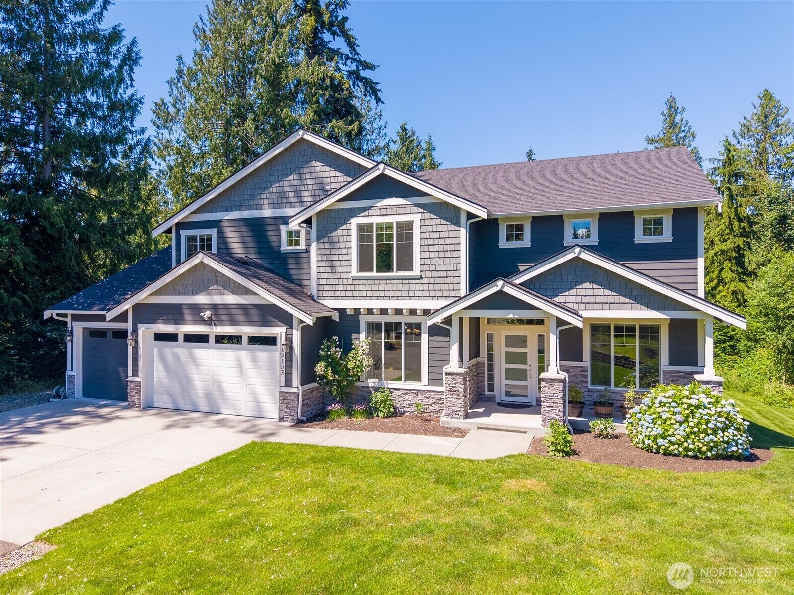 Property Photo: 10103 52nd Street SE WA 98290