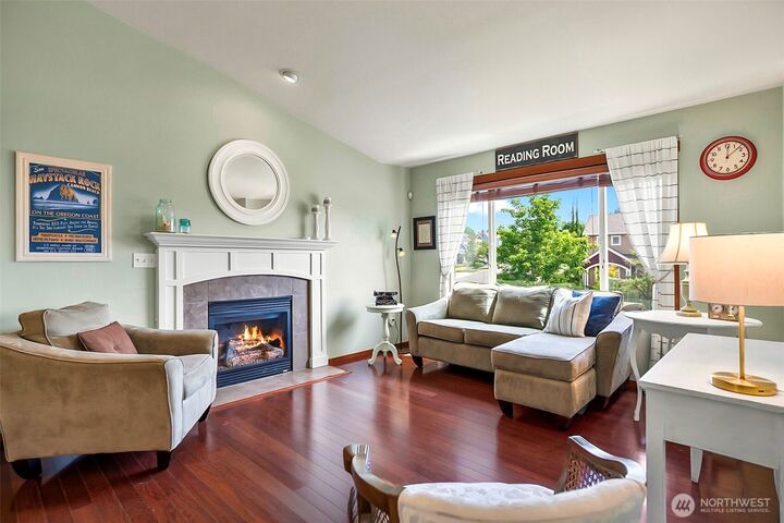 Property Photo: 1026 Alger Place WA 98290