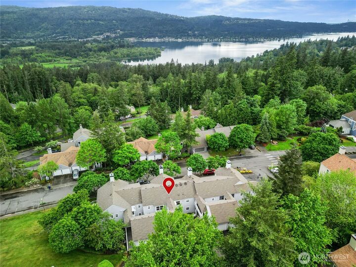 Property Photo: 22215 SE 42nd Lane 2079 WA 98029