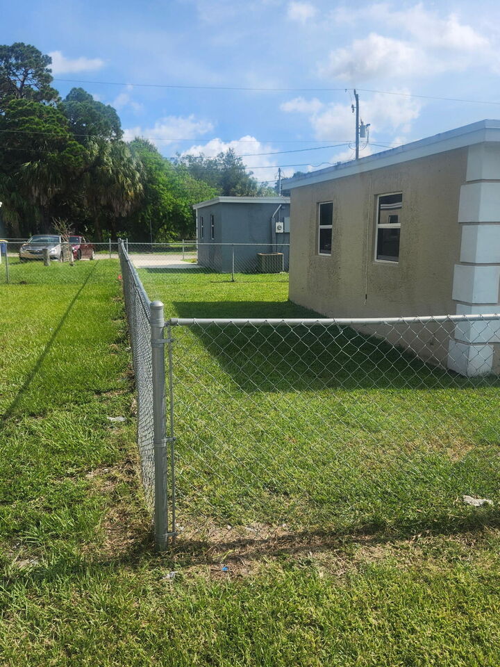 Property Photo: 2504 Wilkins Avenue FL 34947