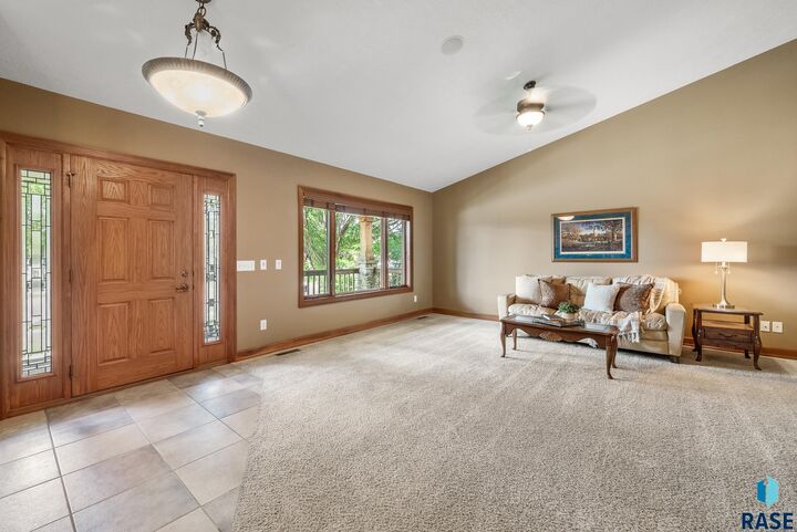 Property Photo:  800 W Glen Eagle St  SD 57108 