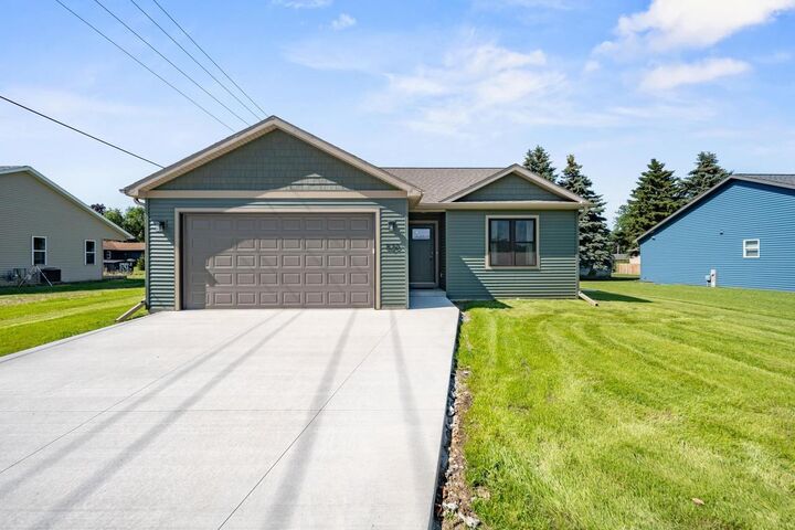 Property Photo:  520 Village Lane  WI 54971 