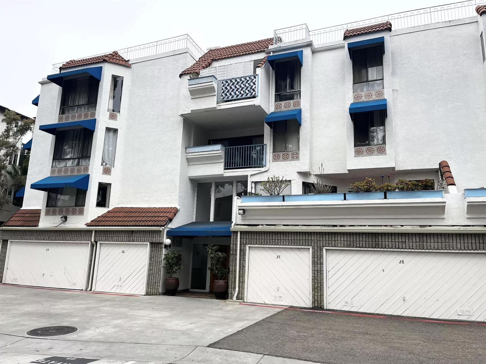 Property Photo: 8332 Regents Rd 1F CA 92122