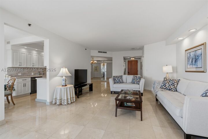 Property Photo:  20191 E Country Club Dr 803  FL 33180 