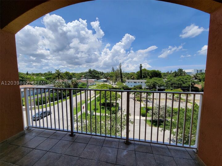 Property Photo:  1300 NE 109th St 405  FL 33161 