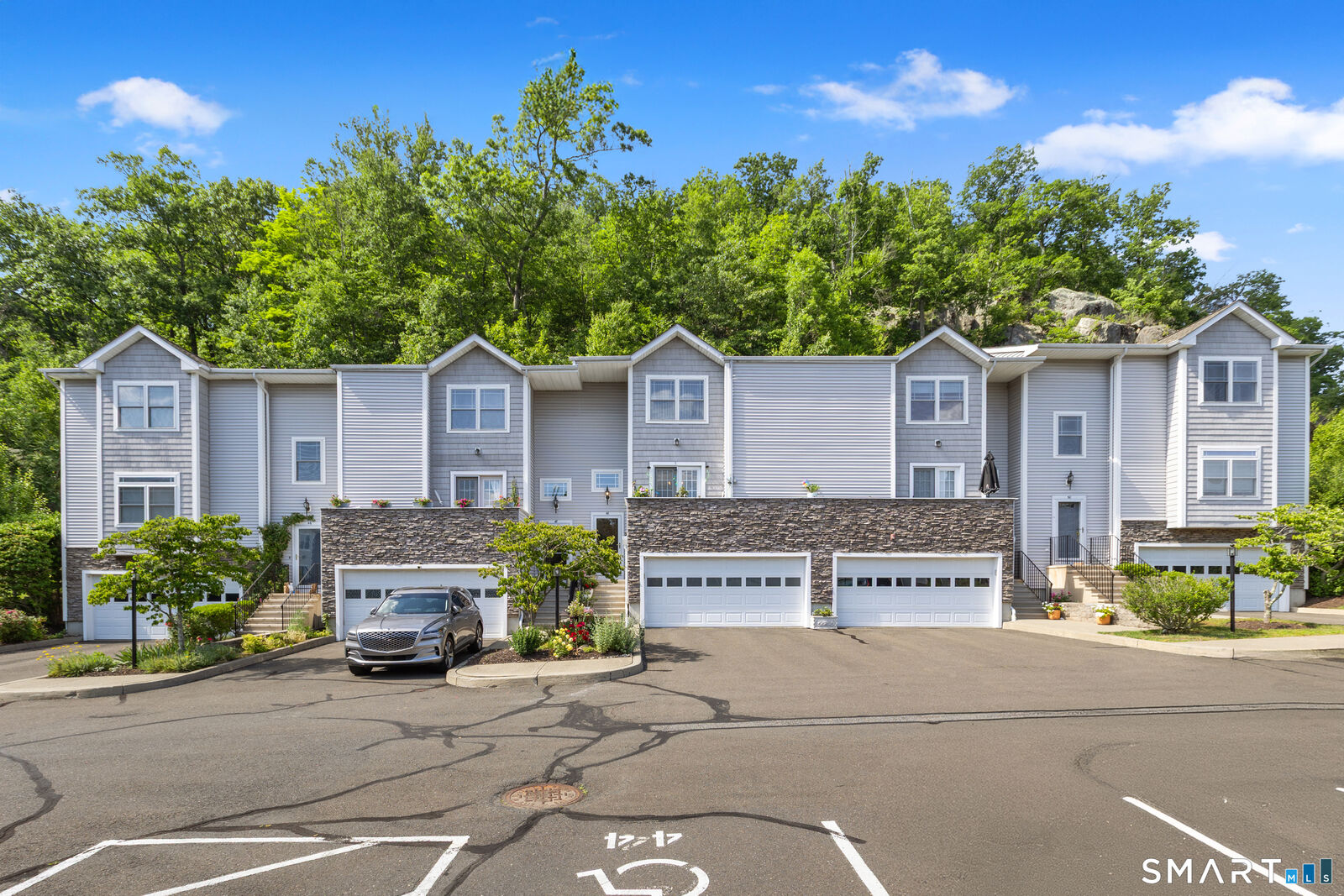 Property Photo:  48 Stetson Place 48  CT 06811 