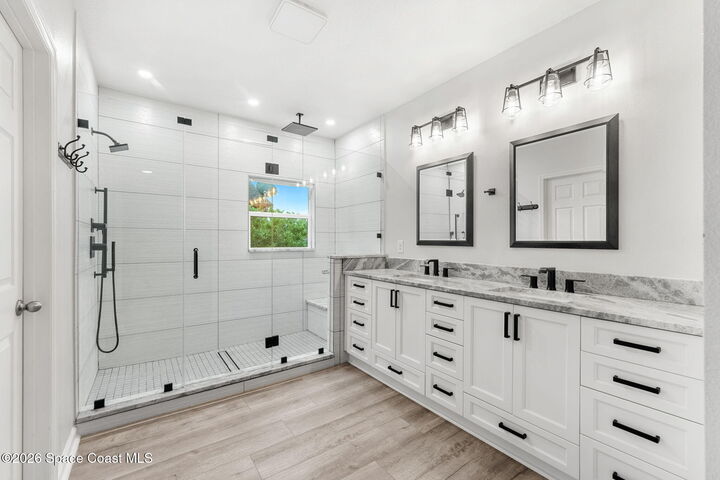 Property Photo: 869 Fiddleleaf Circle FL 32904