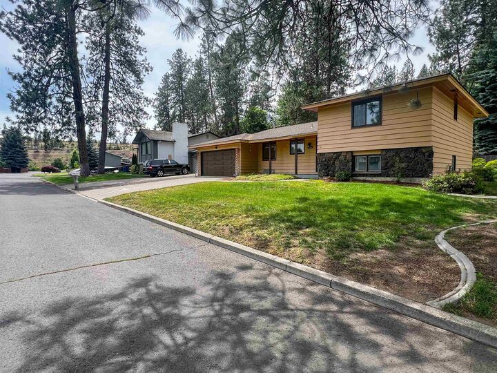 Property Photo: 11325 N Post St WA 99218