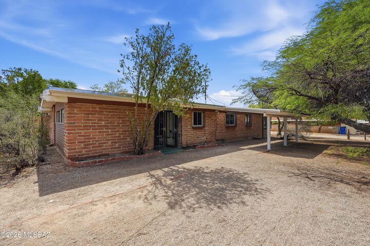 Property Photo: 5340 E Burns Street AZ 85711