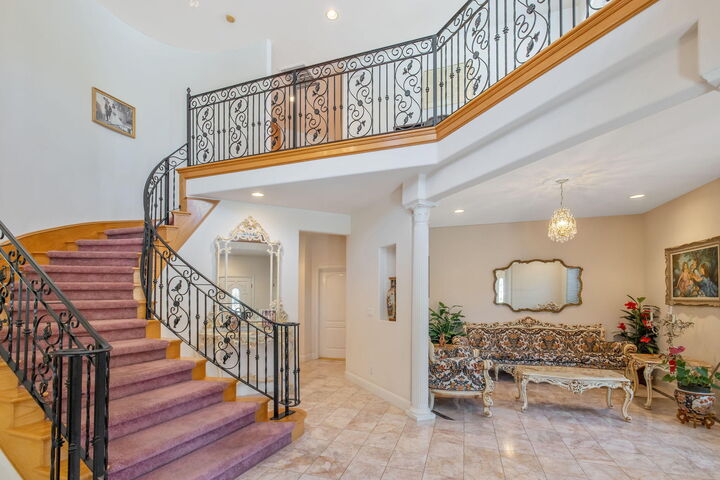 Property Photo: 1647 S Bluegrass Court CA 93277