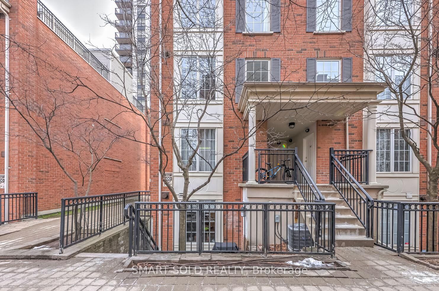 Property Photo: 3 Everson Drive 679 ON M2N 7C2