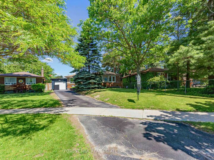Property Photo: 72 Woodgarden Crescent ON M1E 3K2