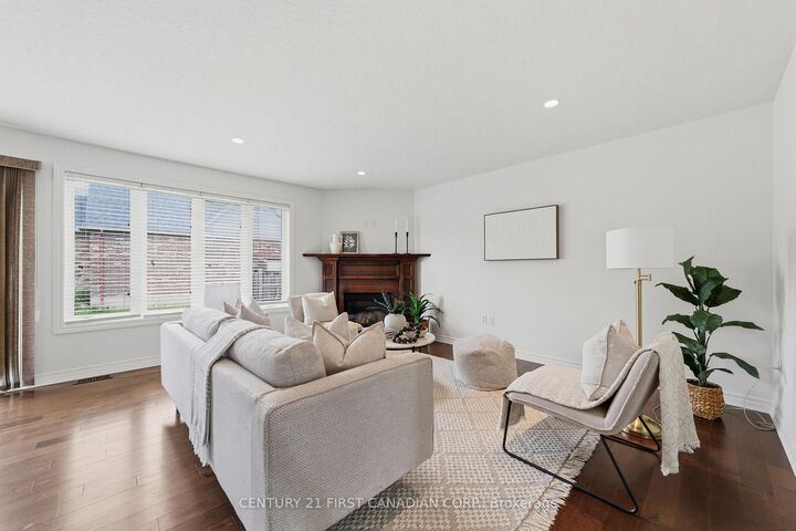 Photo de la propriété: 126 Radcliffe Crescent ON N0M 2J0