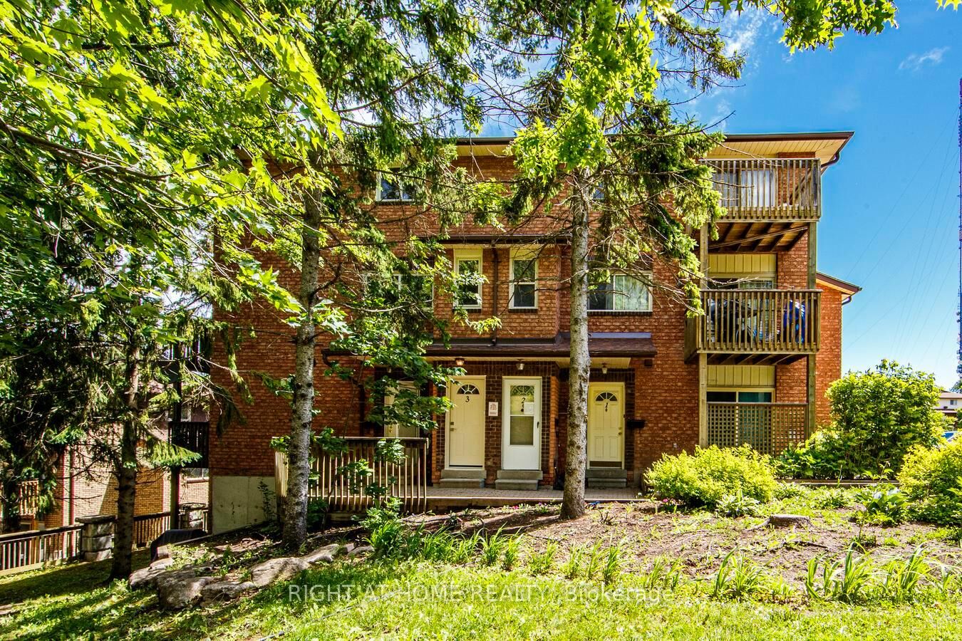 Property Photo: 23 Meadow Lane 3 ON L4N 7K3