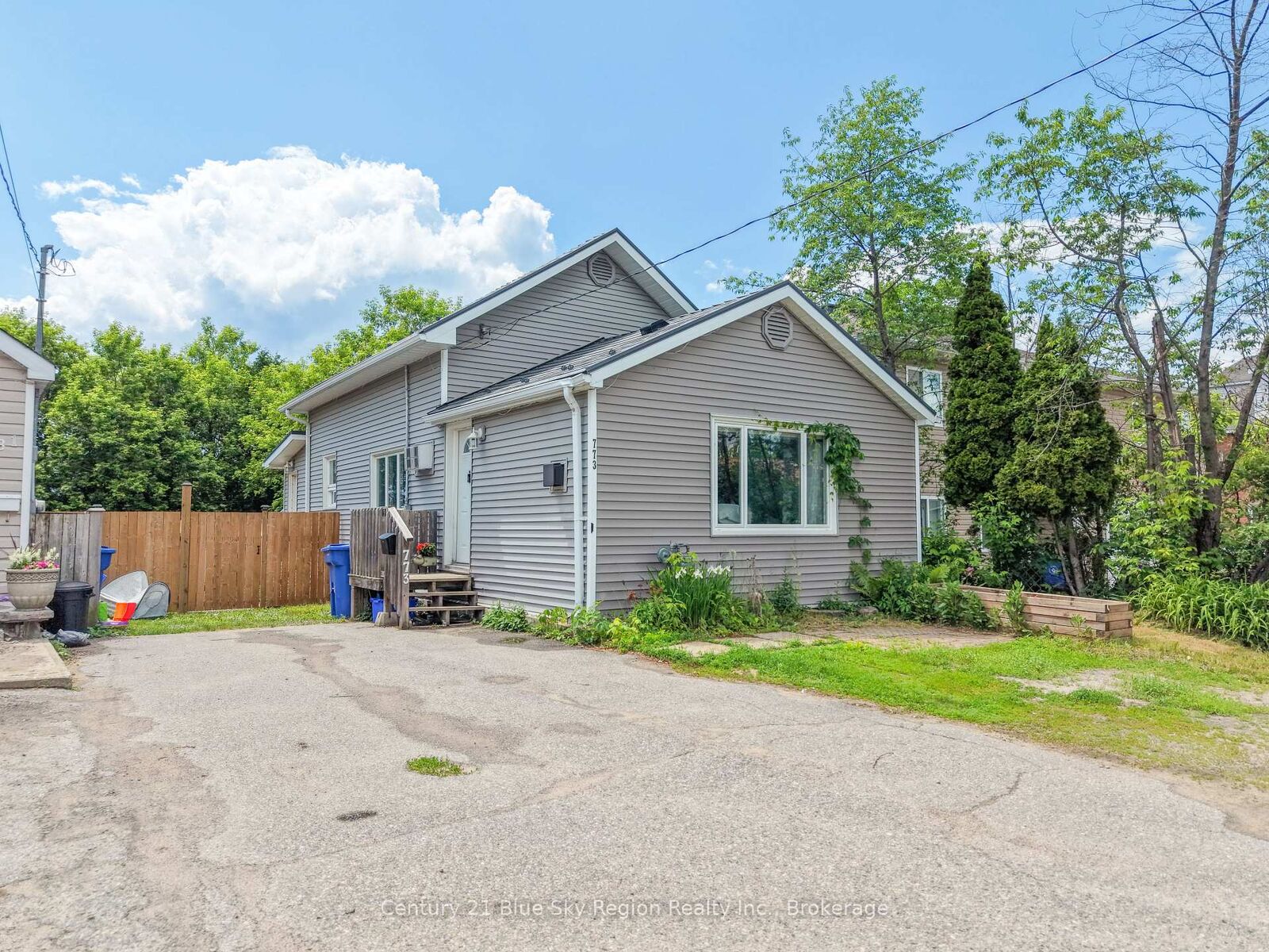 Photo de la propriété: 773 Worthington Street E ON P1B 1J1