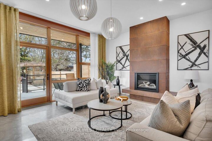 38 Smithfield Drive — photo 1