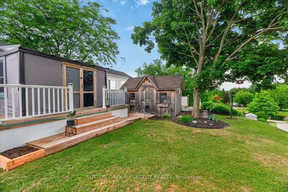 Property Photo: 8685 Rock Glen Road 404 ON N0M 1B0