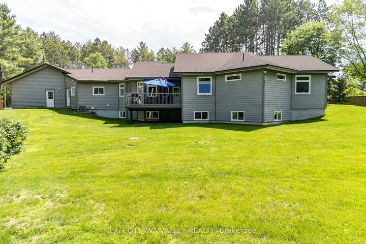 Property Photo: 301 Doran Road ON K8H 2W8