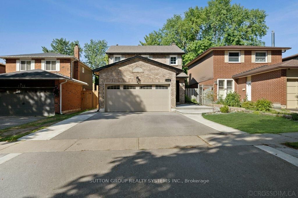 Property Photo: 1114 Cedarcroft Crescent ON L1X 1R5