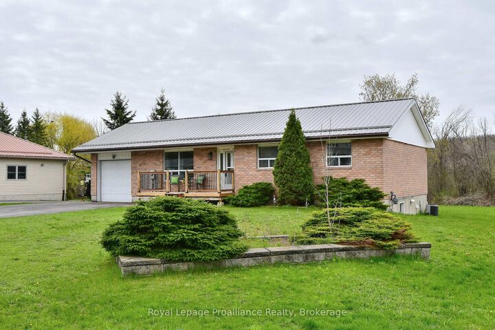 200 Park Lane — photo 1