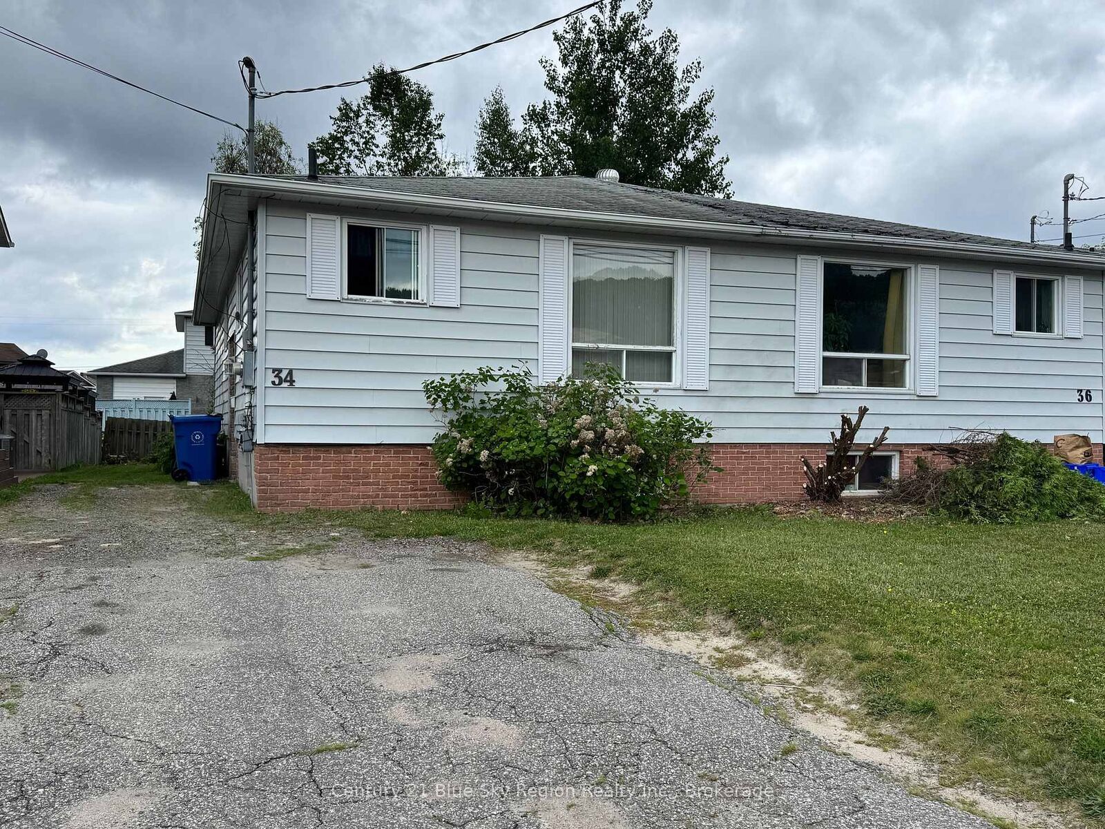 Photo de la propriété:  34 McGibbon Street W  ON P1B 8R6 