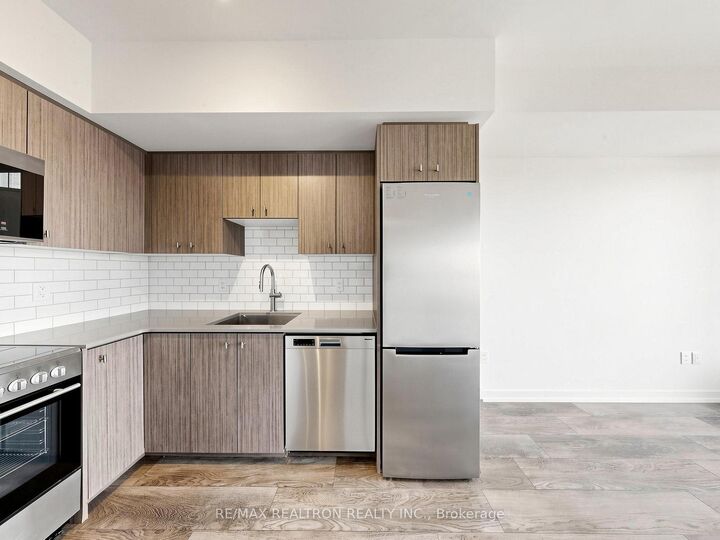 Property Photo: 15 Wellington Street S 1210 ON N2G 0E4