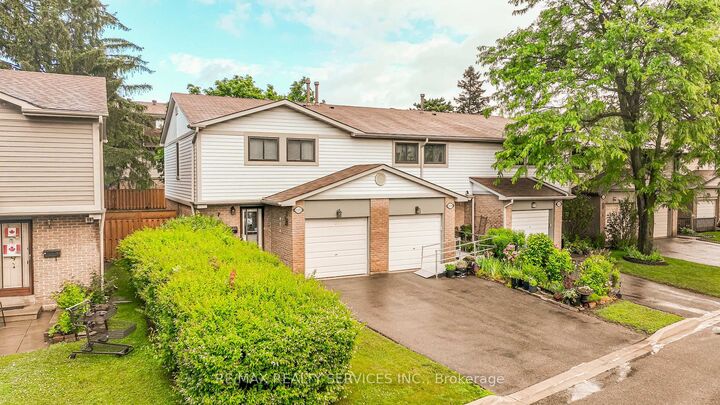 Property Photo:  125 Ashton Crescent 125  ON L6S 3J9 